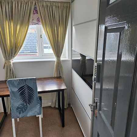 Queens Rooms, A Perfect Stay, Next To Shopping Parks And Central Manchester Quarto foto