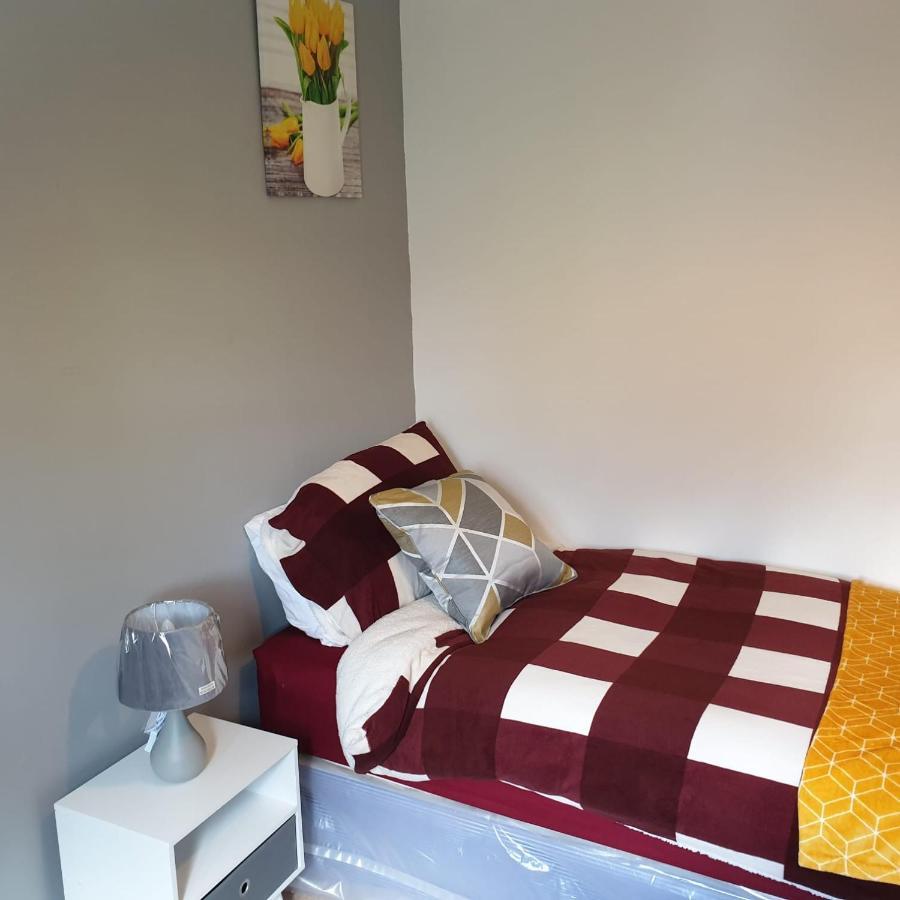 Queens Rooms, A Perfect Stay, Next To Shopping Parks And Central Manchester Exterior foto