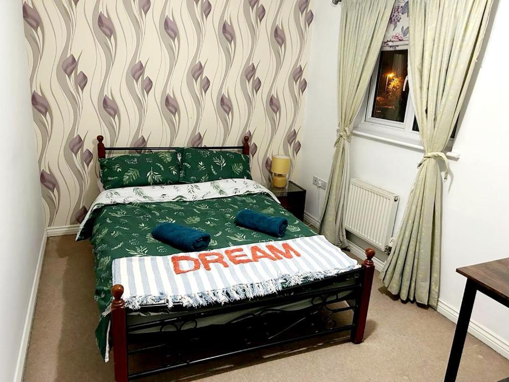Queens Rooms, A Perfect Stay, Next To Shopping Parks And Central Manchester Exterior foto
